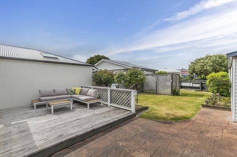 Photo of property in 8 Strathavon Road, Miramar, Wellington, 6022