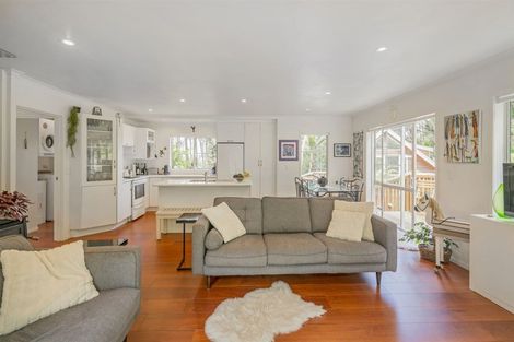 Photo of property in 68 Tarapatiki Drive, Whitianga, 3510