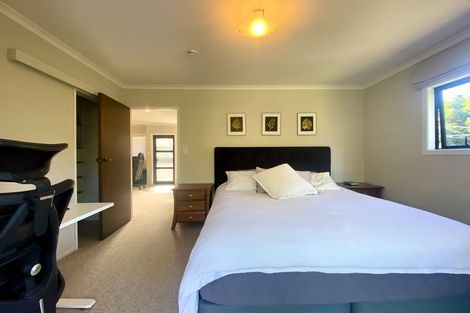 Photo of property in 52 James Cook Street, Havelock North, 4130