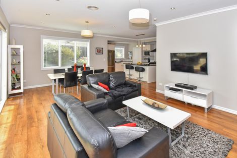 Photo of property in 9 Fountain Avenue, Karaka, Papakura, 2113