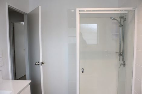 Photo of property in 2c Edmund Hillary Avenue, Papakura, 2110