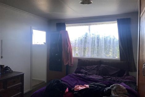 Photo of property in 1/2 Leslie Street, Waitara, 4320