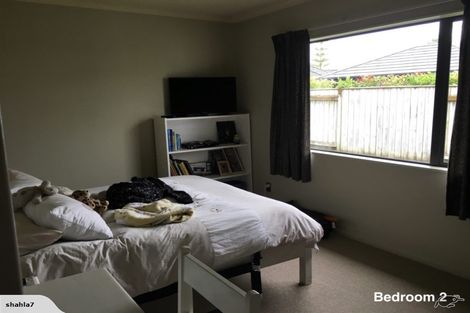 Photo of property in 4 Johnstone Drive, Fitzherbert, Palmerston North, 4410