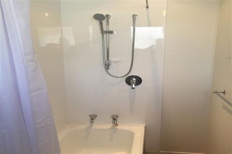 Photo of property in 2/1012 Plunket Street, Saint Leonards, Hastings, 4120