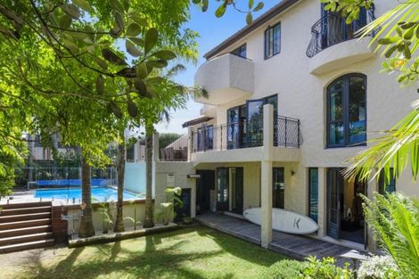 Photo of property in 1/60 Milford Road, Milford, Auckland, 0620