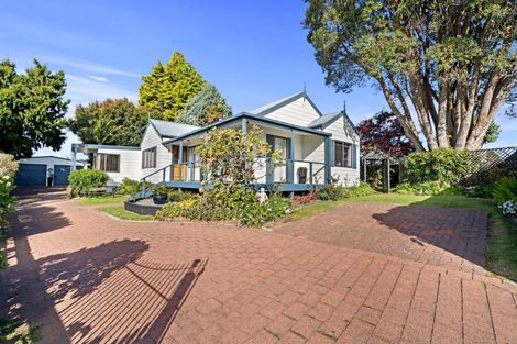 Photo of property in 66 Welcome Bay Road, Welcome Bay, Tauranga, 3112