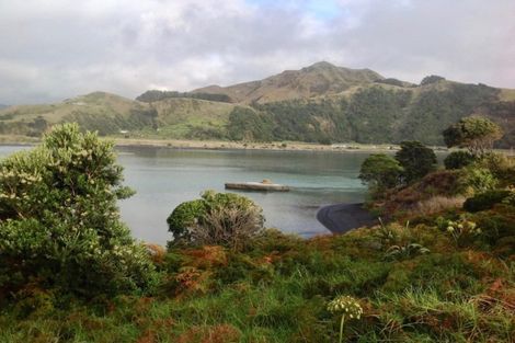 Photo of property in 1 Beach Road, Mokau, 4376