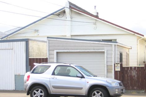 Photo of property in 213 Onepu Road, Lyall Bay, Wellington, 6022