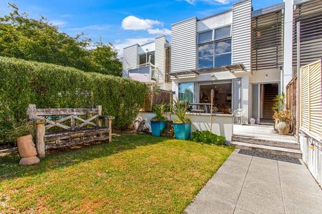 Photo of property in 16 Willow Camp Road, Takanini, 2112