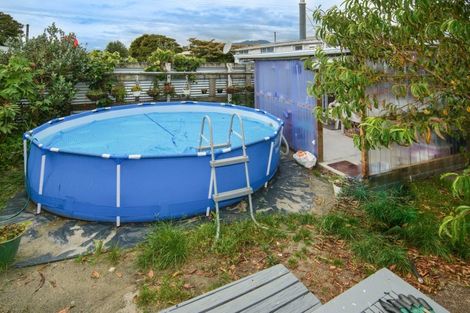 Photo of property in 22 Russell Street, Westport, 7825