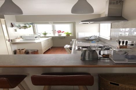 Photo of property in 1/130 Onewa Road, Northcote, Auckland, 0627