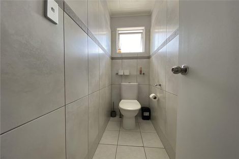 Photo of property in 36 Lavery Place, Sunnynook, Auckland, 0632