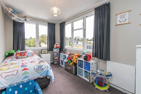 Photo of property in 5 Karaka Street, Inglewood, 4330