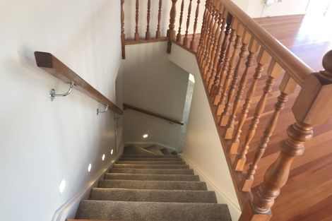 Photo of property in 27 Peter Terrace, Castor Bay, Auckland, 0620