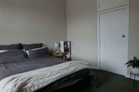 Photo of property in 70 Kelburn Parade, Kelburn, Wellington, 6012