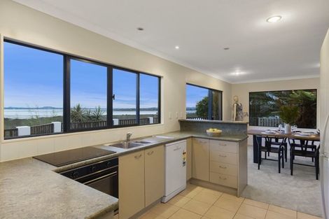 Photo of property in 44 Bannings Way, Hobsonville, Auckland, 0618