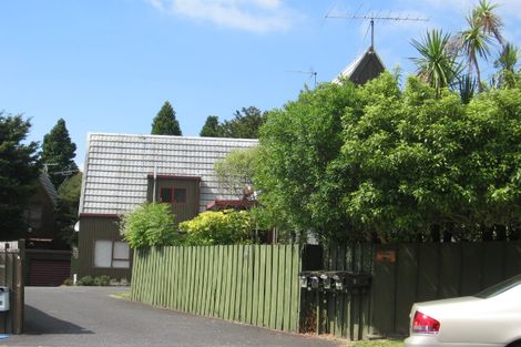 Photo of property in 4/99 Verran Road, Birkenhead, Auckland, 0626