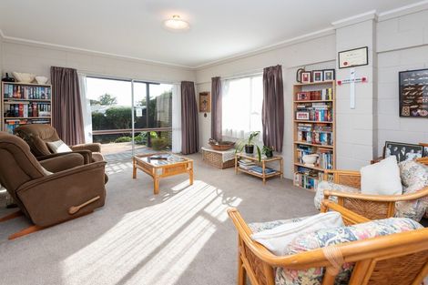 Photo of property in 10 Nimrod Place, Half Moon Bay, Auckland, 2012