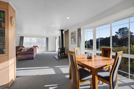 Photo of property in 13 Bridger Place, Eltham, 4322