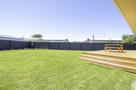 Photo of property in 51 Acacia Street, Kelvin Grove, Palmerston North, 4414