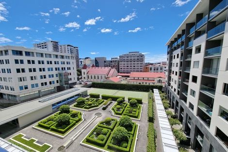 Photo of property in Sanctum Apartment, 10 Ebor Street, Te Aro, Wellington, 6011