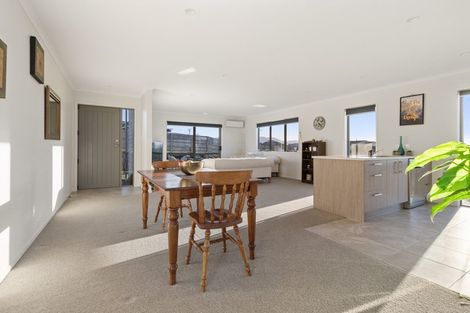 Photo of property in 95 Bert Wall Drive, Omokoroa, 3114