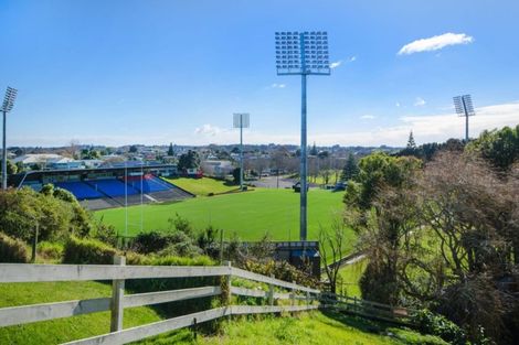 Photo of property in 20a East Street, Terrace End, Palmerston North, 4410