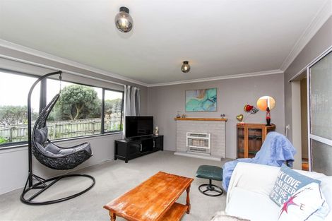 Photo of property in 3 Stuart Place, Blagdon, New Plymouth, 4310