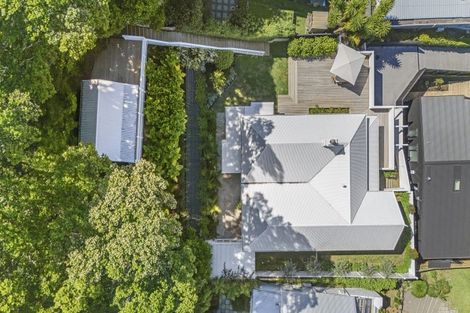 Photo of property in 16 Bracken Street, New Plymouth, 4310