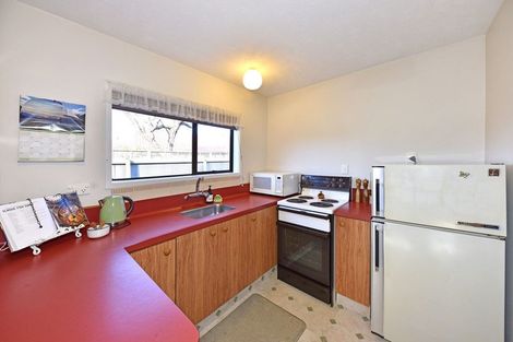 Photo of property in 3/9b Prestons Road, Redwood, Christchurch, 8051