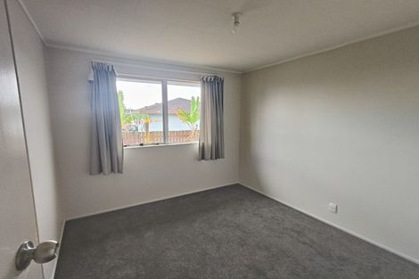 Photo of property in 2/30 Kennington Drive, Clendon Park, Auckland, 2103