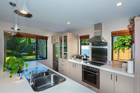 Photo of property in 12 Sheraton Place, Redwood, Christchurch, 8051