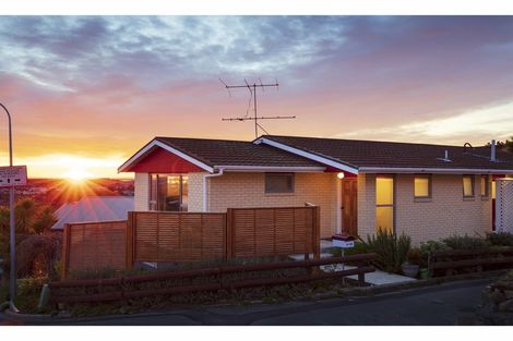 Photo of property in 1/14a Millhill Lane, Huntsbury, Christchurch, 8022