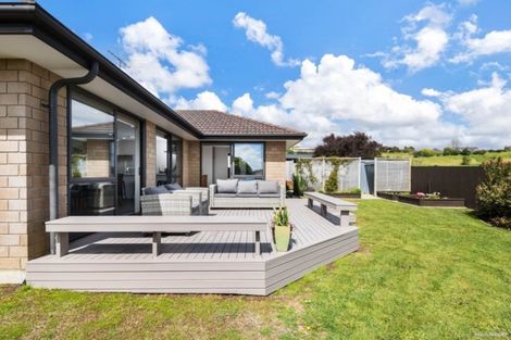 Photo of property in 22 Tokerau Crescent, Pukekohe, 2120