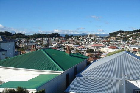 Photo of property in 327 Adelaide Road, Newtown, Wellington, 6021