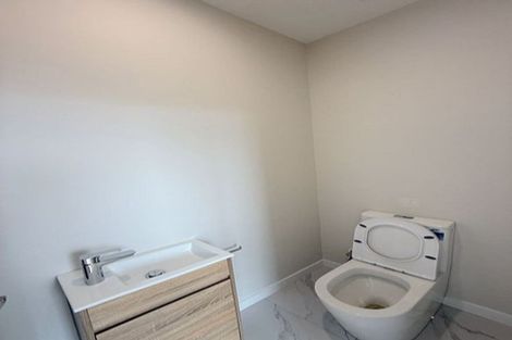 Photo of property in 73 Hutchinsons Road, Bucklands Beach, Auckland, 2014