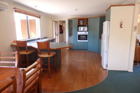 Photo of property in 16 Alpha Street, Cambridge, 3434