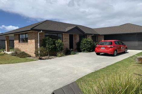 Photo of property in 16 Ocean View Rise, Ruakaka, 0116