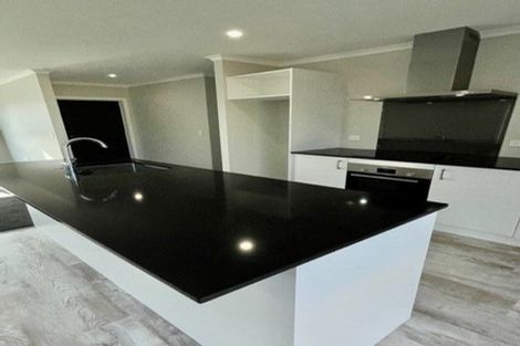 Photo of property in 24 Koru Loop, Paraparaumu, 5032