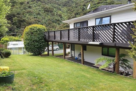 Photo of property in 19a Garden Terrace, Picton, 7220