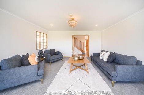 Photo of property in 122 Pacific Drive, Fitzherbert, Palmerston North, 4410