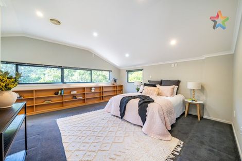 Photo of property in 7 Green Park Lane, Korokoro, Lower Hutt, 5012