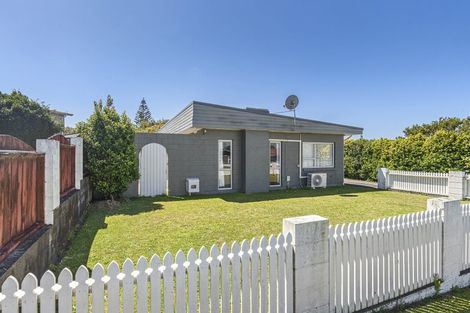 Photo of property in 39 Trelawney Crescent, Westown, New Plymouth, 4310