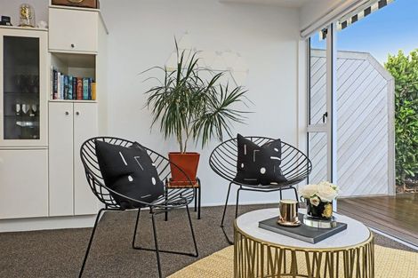 Photo of property in 132 Priestley Terrace, Bluff Hill, Napier, 4110