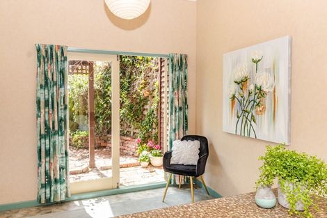 Photo of property in 20 Shakespeare Road, Bastia Hill, Whanganui, 4500