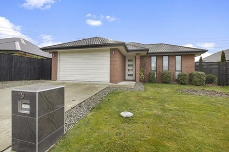 Photo of property in 9 Little Oaks Drive, Yaldhurst, Christchurch, 8042