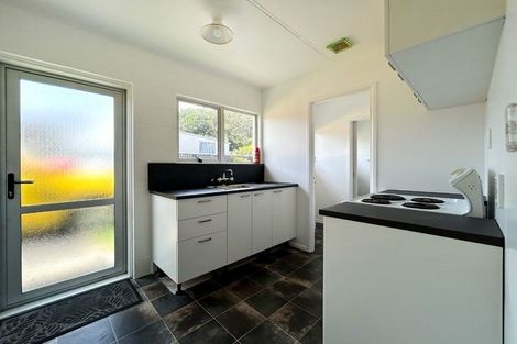 Photo of property in 2/52 Bayly Street, Waitara, 4320