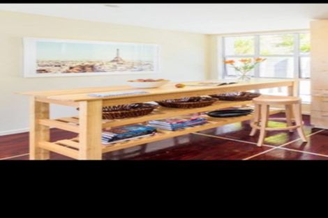 Photo of property in 2/306 Evans Bay Parade, Hataitai, Wellington, 6021