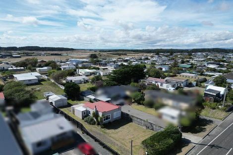 Photo of property in 165 Seabury Avenue, Foxton Beach, Foxton, 4815