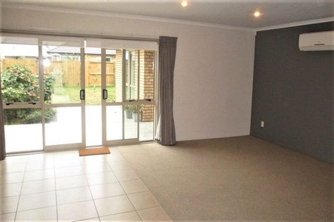 Photo of property in 12 Piwakawaka Court, Rototuna North, Hamilton, 3210